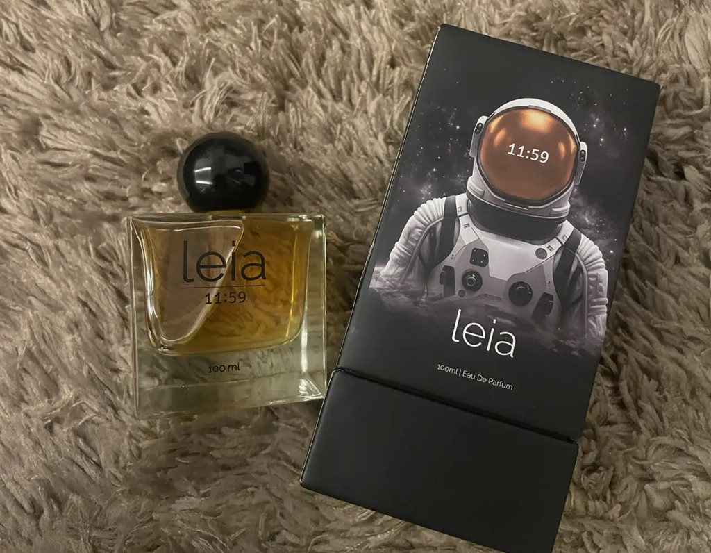 Elegant woody fragrance in minimalist packaging